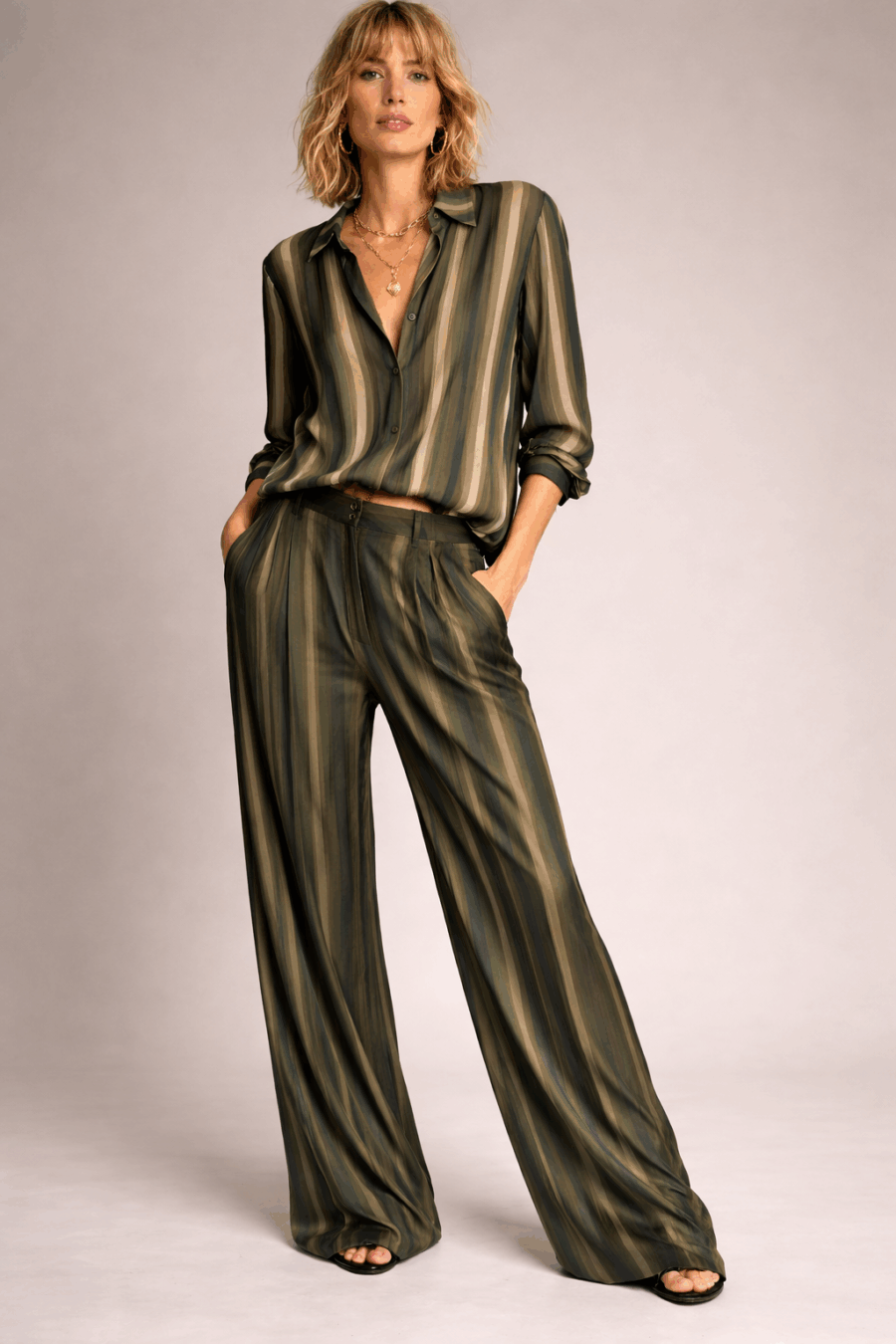 Wide-Leg Hose mit Streifen in verschiedenen Grüntönen